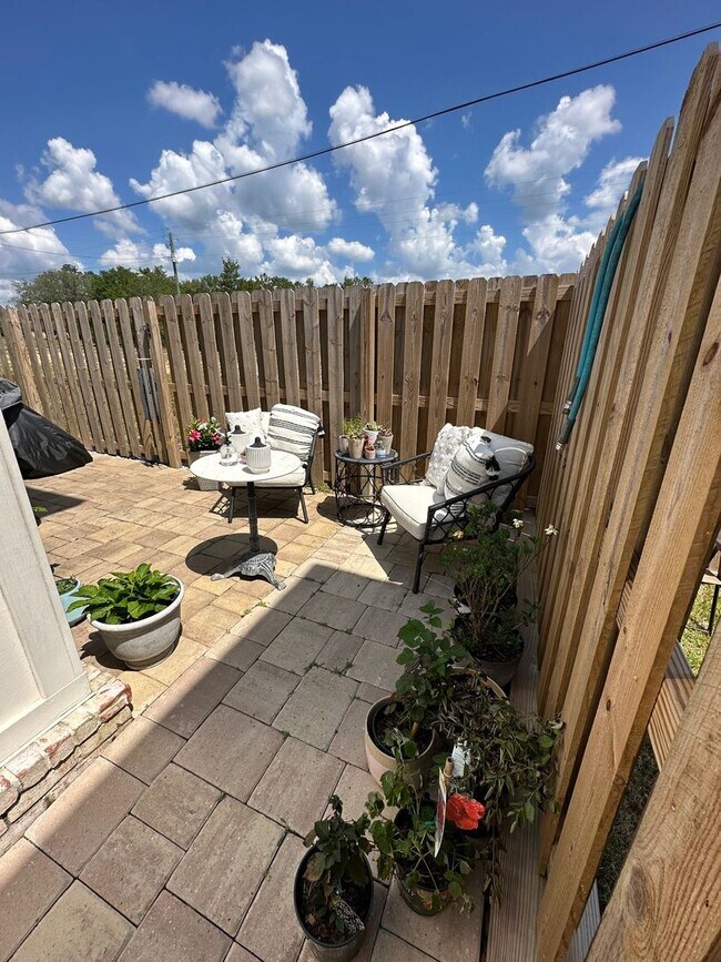 Building Photo - 433 Adams Avenue Valparaiso, FL 32580