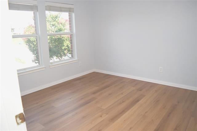 Building Photo - 2120 Glenhaven Dr