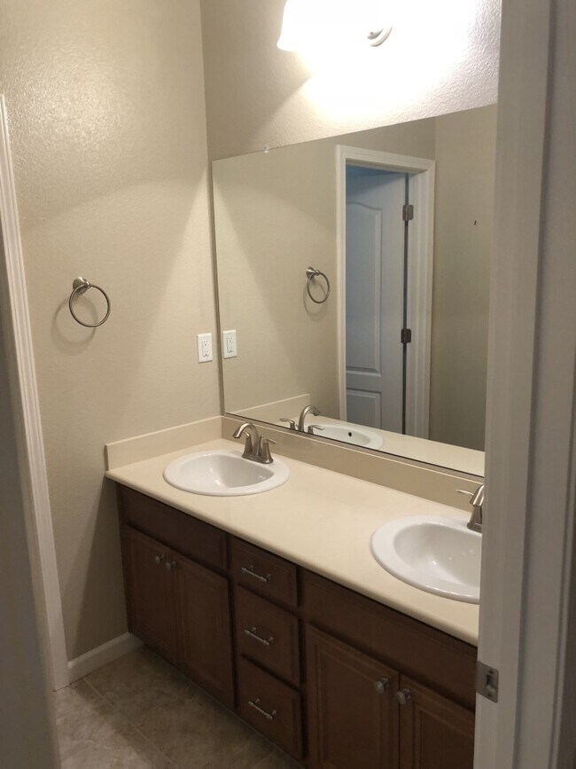 Building Photo - 5 bedroom Whitney Ranch Beauty! Walking di...