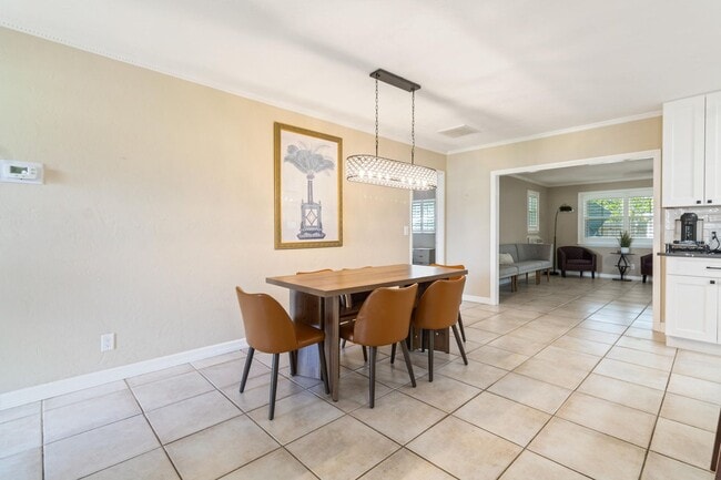 Building Photo - 2258 Palmetto Rd