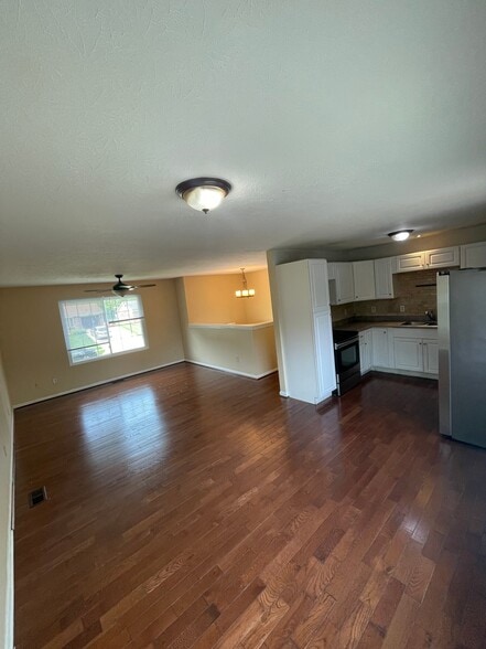 Building Photo - 10562 Toulon Dr