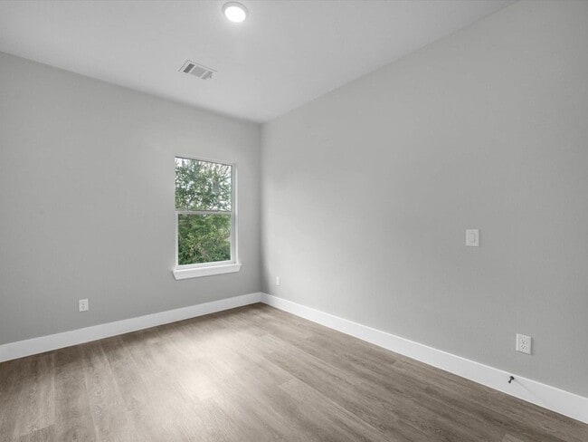 Building Photo - 1084 Junell St