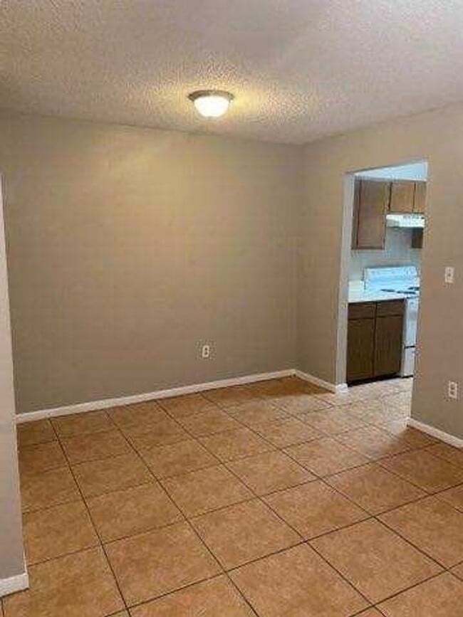 Building Photo - 3525 Sable Palm Ln