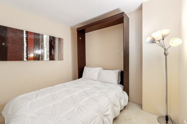 Building Photo - 22 Larimer St