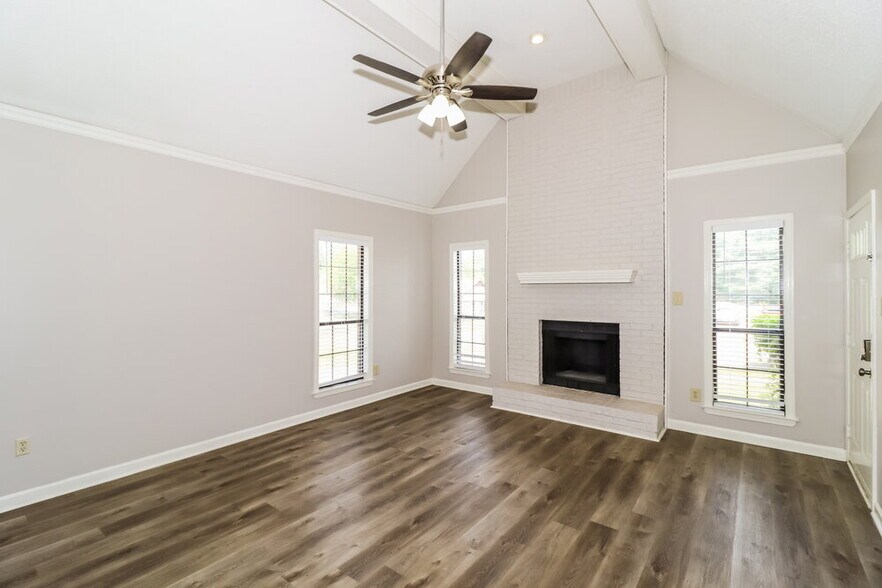 Building Photo - 6891 Autumnhill Ln