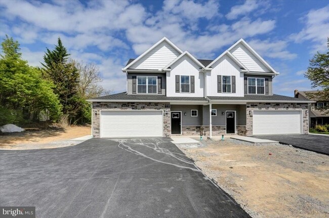 Primary Photo - 1817 Holly Ln