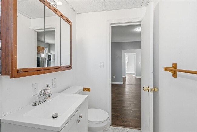 Building Photo - 391 Rivet St