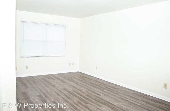 Building Photo - 1392 Bryden Rd