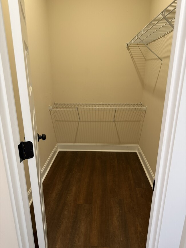 Building Photo - DT Cornelia Loft 3