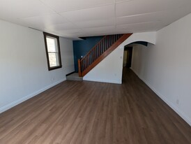 Building Photo - 206 Coal St