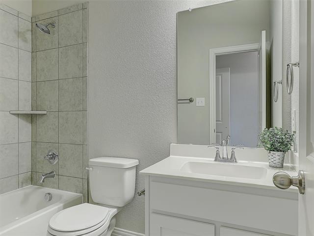 Building Photo - 3337 Solana Cir