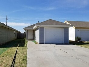 Building Photo - Pre-leasing for July.