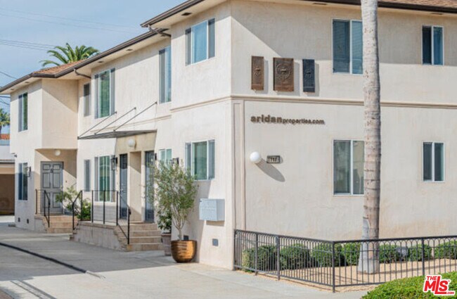 Building Photo - 1117 Cochran Ave