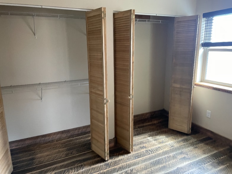 Building Photo - 6248-6243 Three Needles Ln