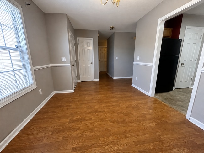 Building Photo - 318 Castle Ridge Dr