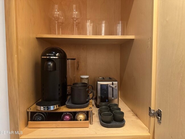 Building Photo - 200 Anthony St