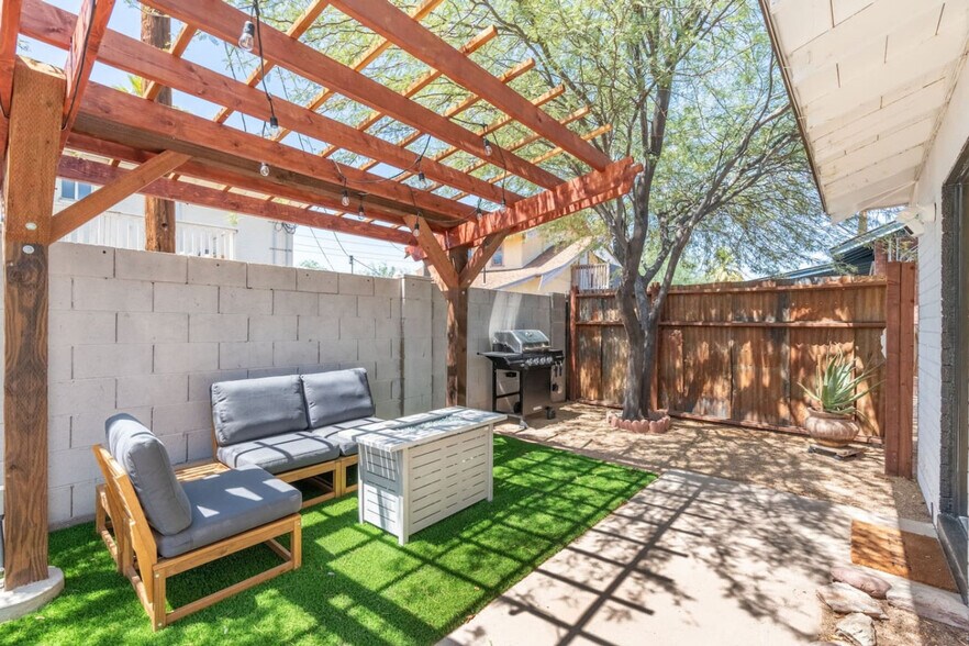 Building Photo - 1407 E McKinley St