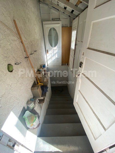 Building Photo - 330 E 100 N