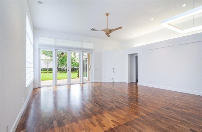 Building Photo - 2519 Bay Pointe Ct