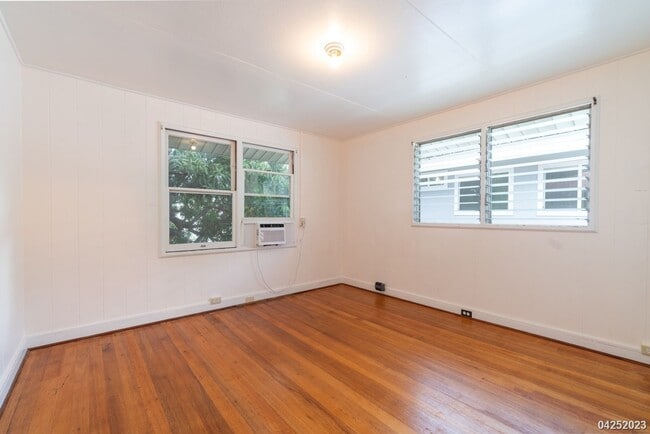 Building Photo - 3 Bedroom 1 Bath - Pets Negotiable - $2,800 - 1288 Kaluawa Street