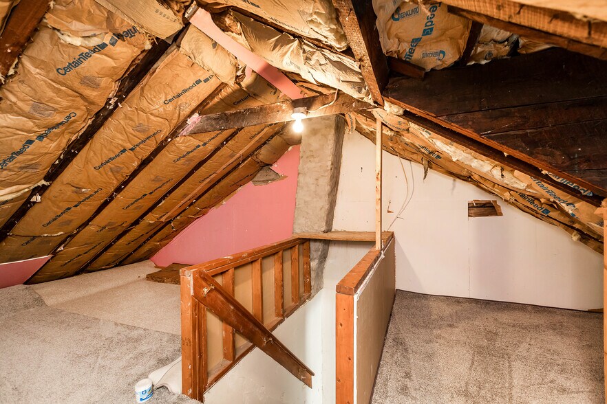 Building Photo - 19 Degrange St