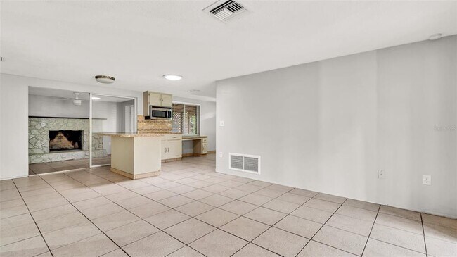 Building Photo - 7634 Fox Hollow Dr