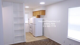 Building Photo - 313 Tarasco St
