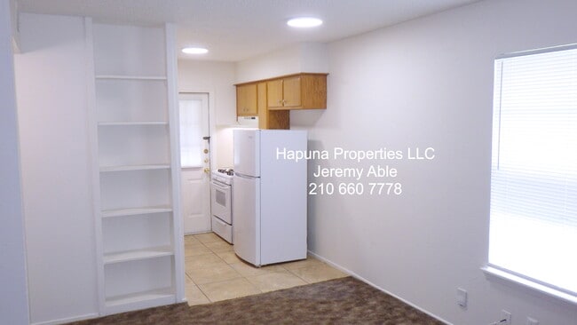 Building Photo - 313 Tarasco St