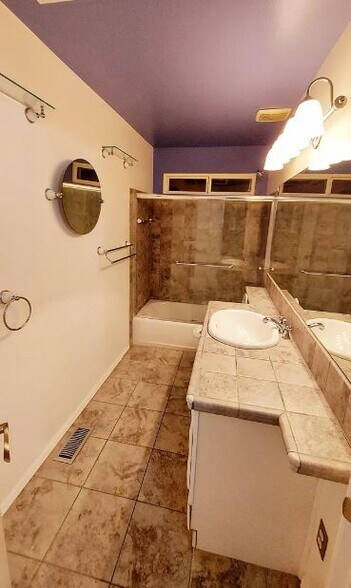 Building Photo - 5449 S Ceylon Way