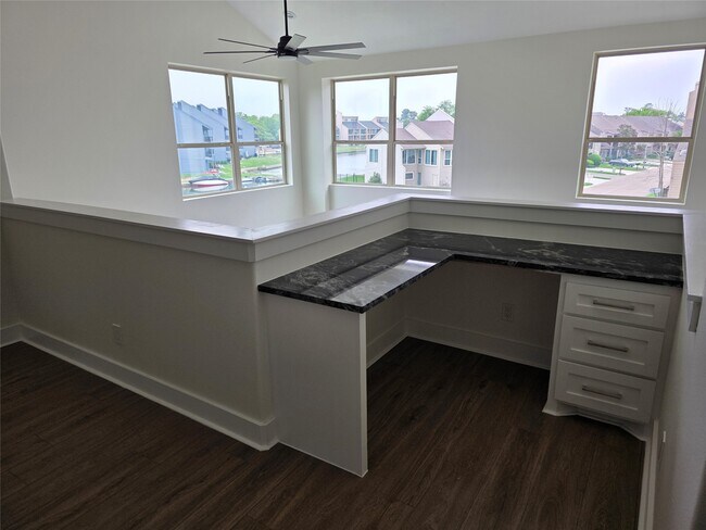 Building Photo - 12255 Trail Hollow Dr