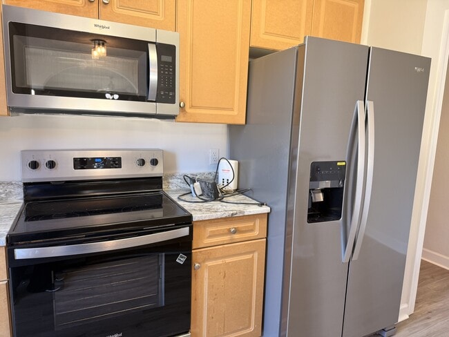 Building Photo - 407 16th St