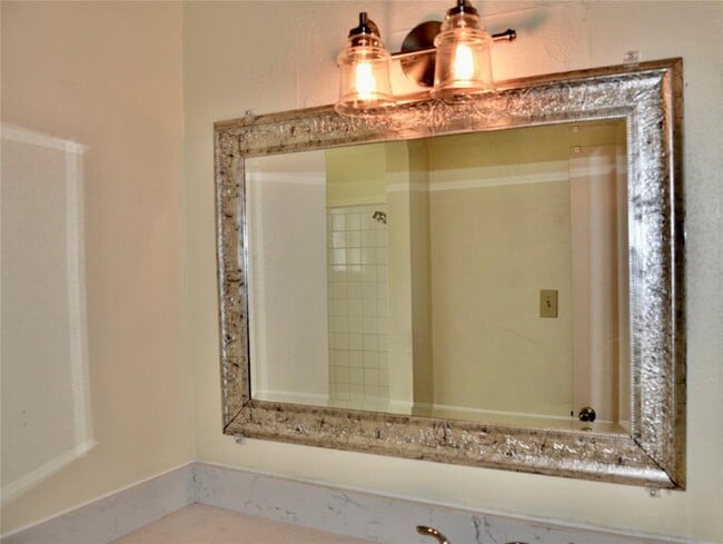 Building Photo - 514 Fair Oak Dr