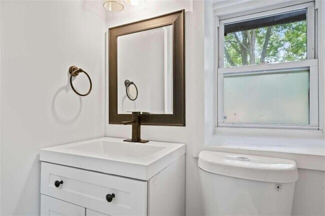 Building Photo - 2735 Defoors Ferry Rd NW