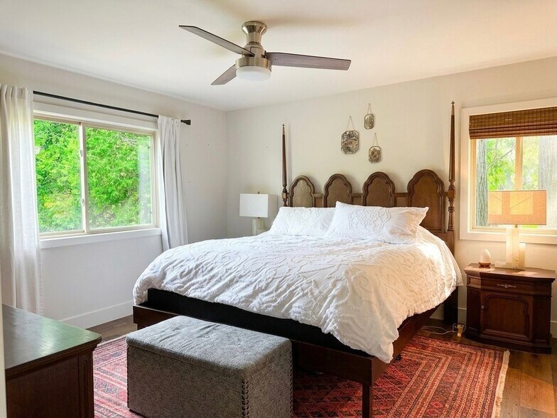 Building Photo - 22374 Glenwood Dr