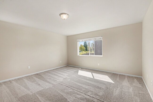 Building Photo - Spacious 5-Bedroom Home with Bonus Loft in Daisy Crossing! $3,300!!