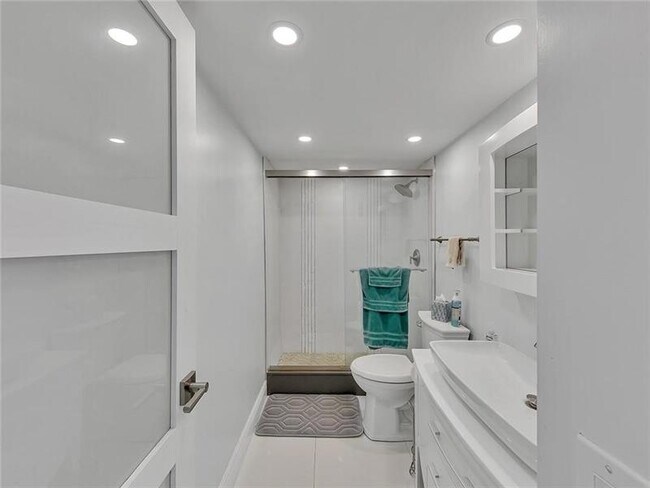 Building Photo - 4280 Galt Ocean Dr
