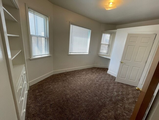 Building Photo - (1532 9th Ave)