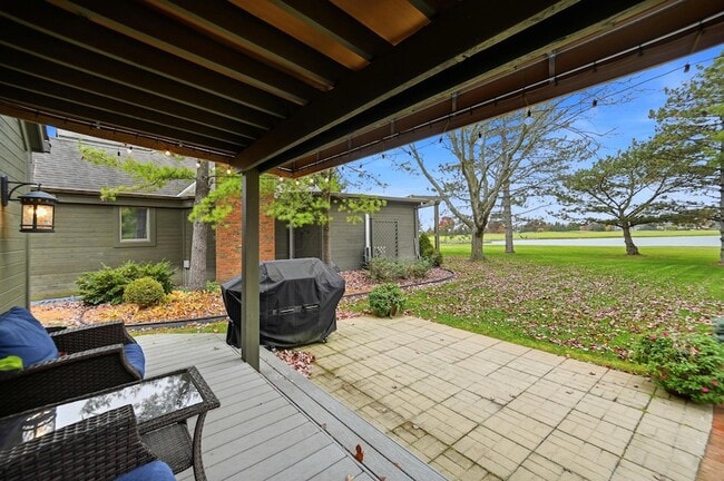 Building Photo - 8661 Craigston Ct