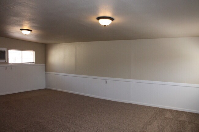 Building Photo - PRE-LEASING For August! 4 Bedroom/ 2 Bath Updated house close to TTU and LCU
