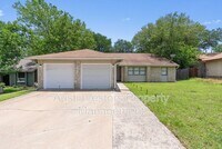 Building Photo - 11411 Walnut Ridge Dr