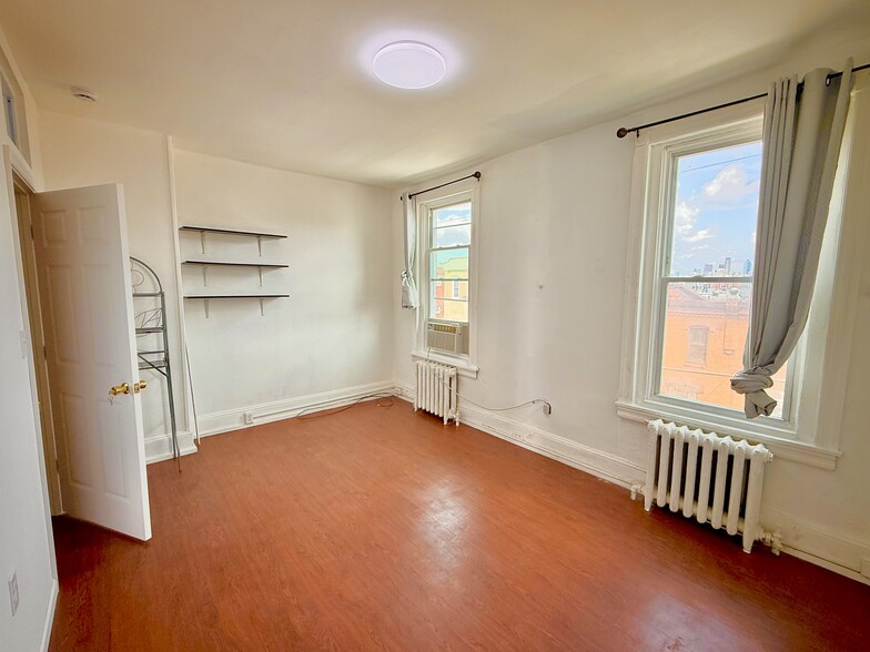 bedroom2 - 1418 Wolf St