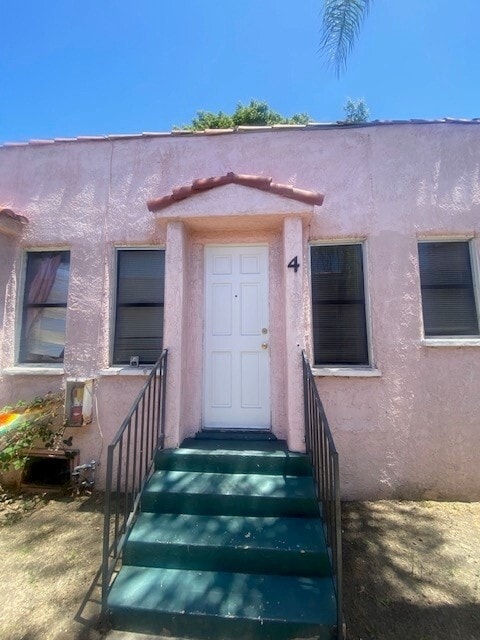 Building Photo - 703-705 E Garfield Ave