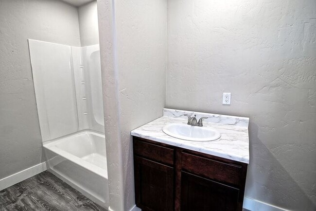 Building Photo - Modern Studio Apartment Near CMU
