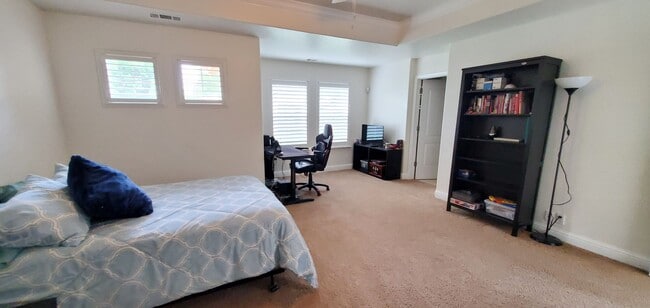 Building Photo - Charming Luxury Home near Downtown & Shopping