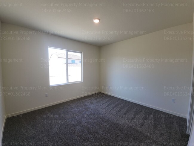 Building Photo - Newly constructed 3 bedroom/ 2 bathroom ho...