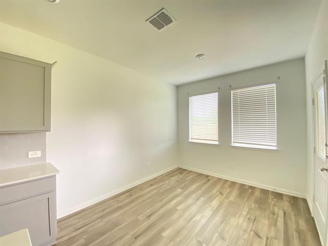 Building Photo - 5488 Montrose Dr