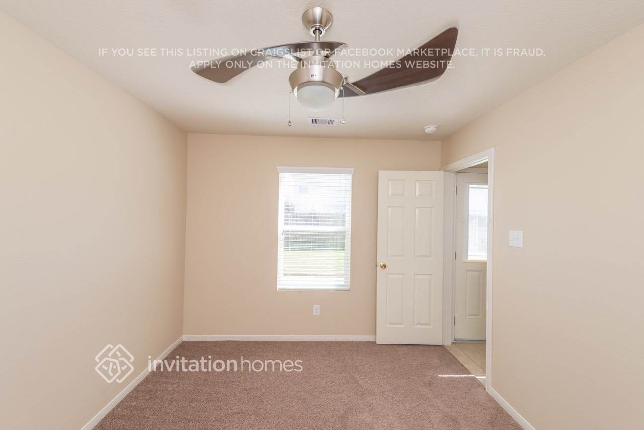 Building Photo - 3514 Barkers Crossing Ave