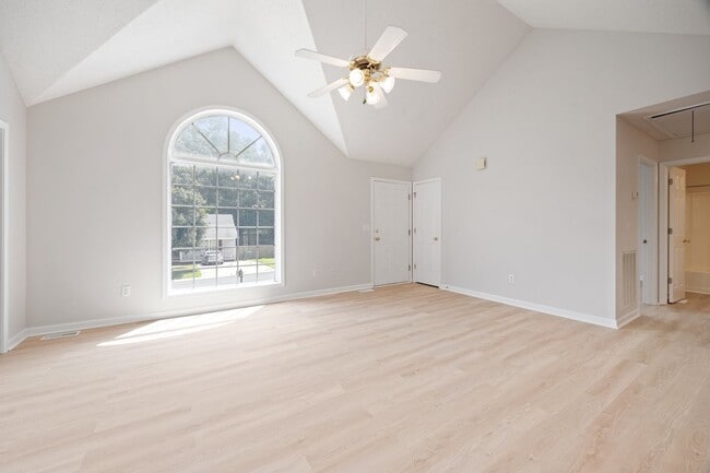 Building Photo - Freshly painted 3-bedroom 2-bath home in A...