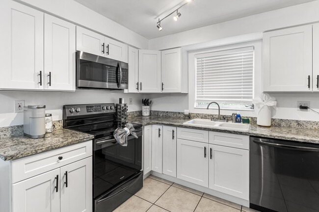 Building Photo - 2191 Thomasson Dr