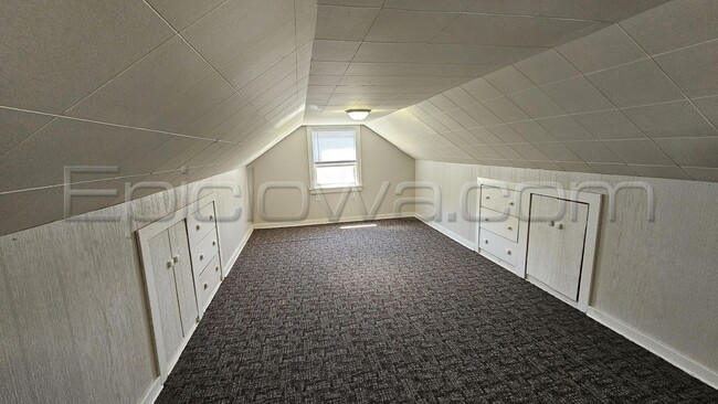 Building Photo - 436 36th St NE